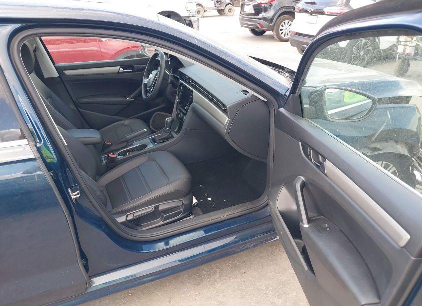 Photo 5 of 2021 Volkswagen Passat 2.0T SE (VIN 1VWSA7A37MC003678)