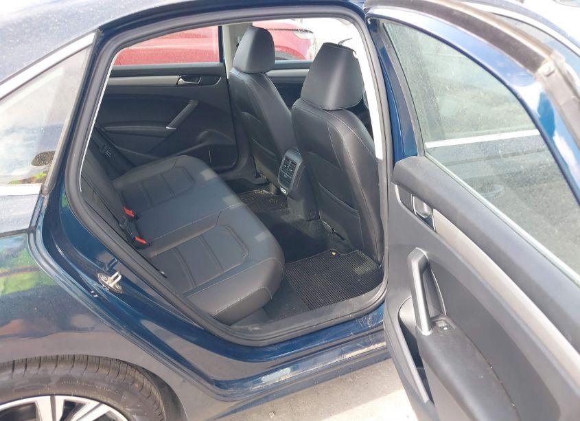 Photo 8 of 2021 Volkswagen Passat 2.0T SE (VIN 1VWSA7A37MC003678)