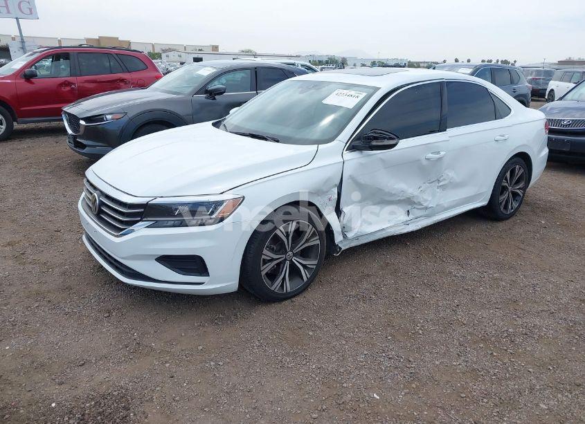 Photo 2 of 2022 Volkswagen Passat 2.0T SE (VIN 1VWSA7A37NC005397)