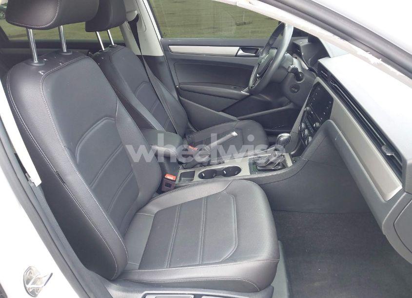 Photo 5 of 2022 Volkswagen Passat 2.0T SE (VIN 1VWSA7A37NC005397)