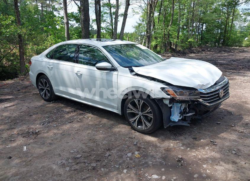 2021 Volkswagen Passat 2.0T SE (VIN 1VWSA7A38MC014396) main photo