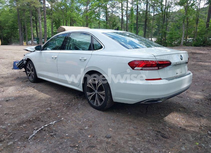 Photo 3 of 2021 Volkswagen Passat 2.0T SE (VIN 1VWSA7A38MC014396)