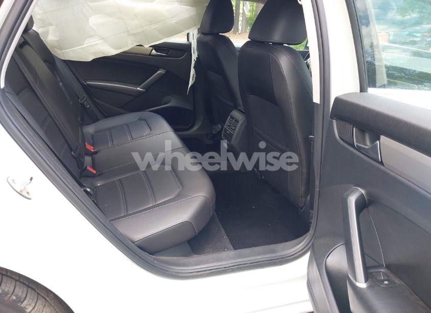 Photo 8 of 2021 Volkswagen Passat 2.0T SE (VIN 1VWSA7A38MC014396)