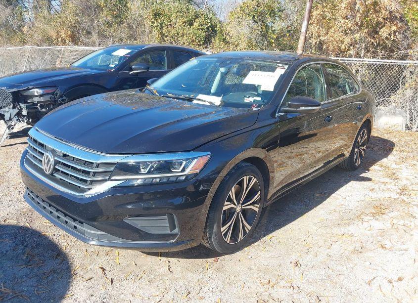 Photo 2 of 2022 Volkswagen Passat 2.0T SE (VIN 1VWSA7A38NC000242)