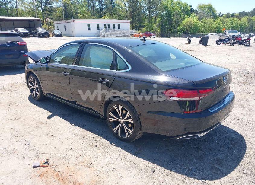 Photo 3 of 2022 Volkswagen Passat 2.0T SE (VIN 1VWSA7A38NC001715)