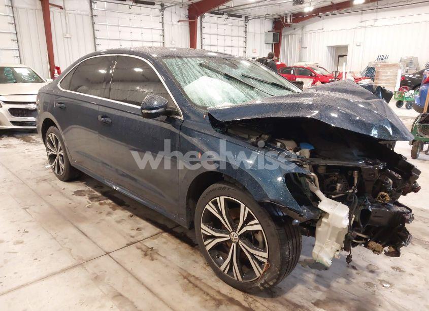 2022 Volkswagen Passat 2.0T SE (VIN 1VWSA7A38NC008955) main photo