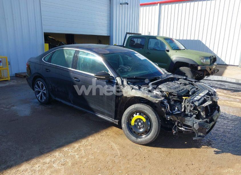 2021 Volkswagen Passat 2.0T SE (VIN 1VWSA7A39MC001172) main photo