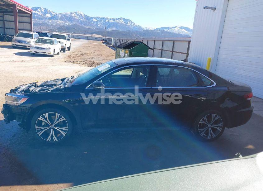 Photo 15 of 2021 Volkswagen Passat 2.0T SE (VIN 1VWSA7A39MC001172)