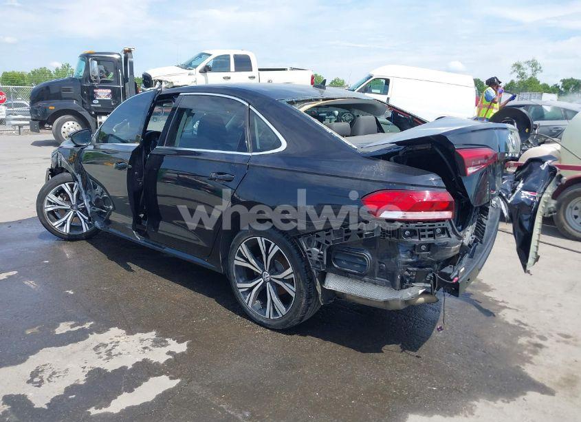 Photo 3 of 2021 Volkswagen Passat 2.0T SE (VIN 1VWSA7A39MC002421)