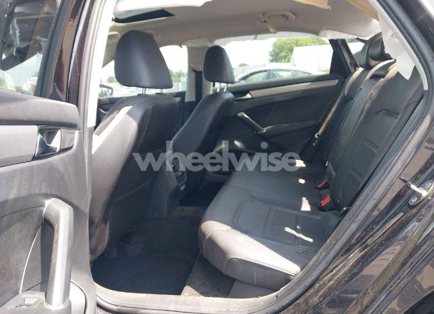 Photo 8 of 2021 Volkswagen Passat 2.0T SE (VIN 1VWSA7A39MC002421)