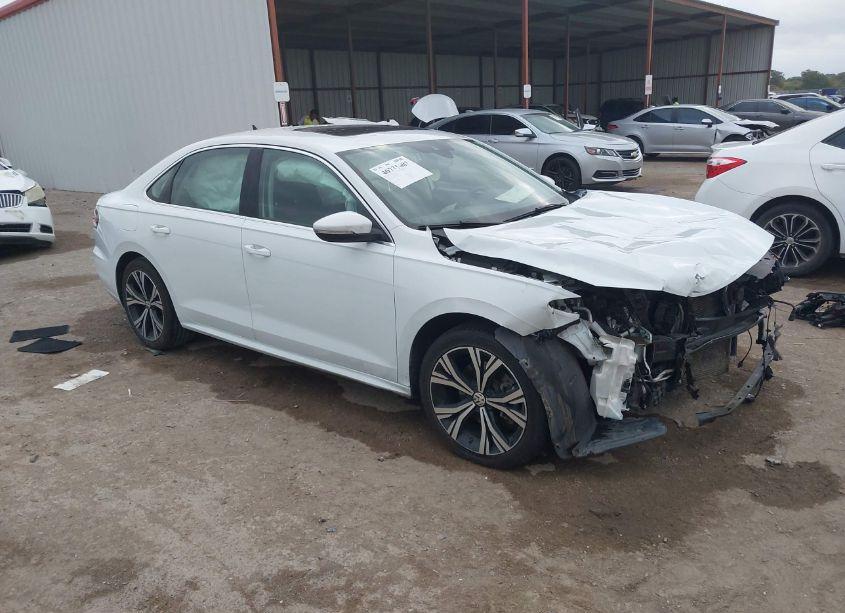 2021 Volkswagen Passat 2.0T SE (VIN 1VWSA7A39MC002449) main photo