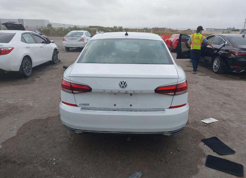 Photo 17 of 2021 Volkswagen Passat 2.0T SE (VIN 1VWSA7A39MC002449)