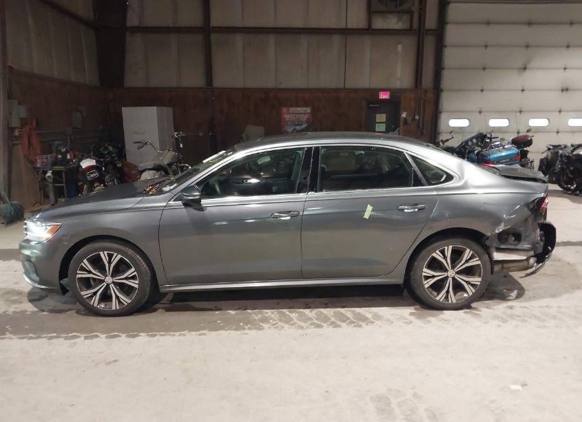 Photo 14 of 2021 Volkswagen Passat 2.0T SE (VIN 1VWSA7A39MC006212)