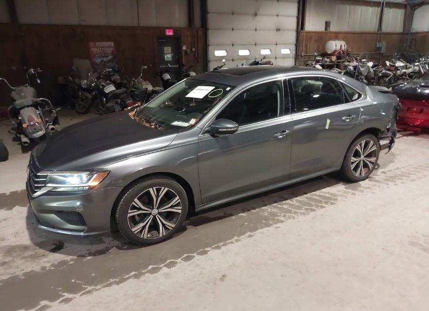 Photo 2 of 2021 Volkswagen Passat 2.0T SE (VIN 1VWSA7A39MC006212)