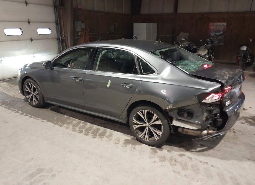 Photo 3 of 2021 Volkswagen Passat 2.0T SE (VIN 1VWSA7A39MC006212)