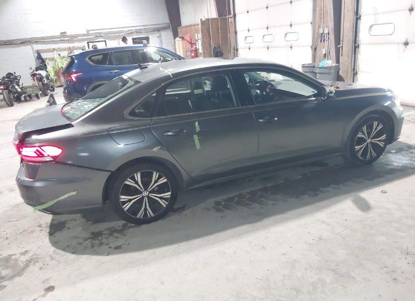 Photo 4 of 2021 Volkswagen Passat 2.0T SE (VIN 1VWSA7A39MC006212)