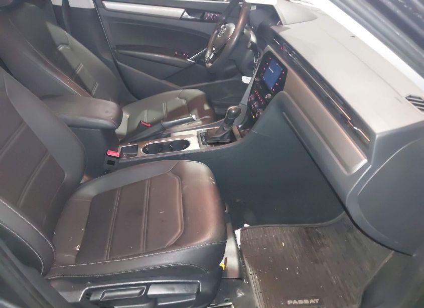 Photo 5 of 2021 Volkswagen Passat 2.0T SE (VIN 1VWSA7A39MC006212)