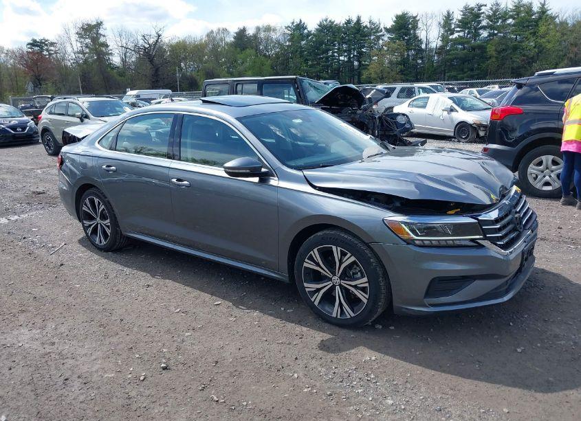 2021 Volkswagen Passat 2.0T SE (VIN 1VWSA7A39MC009238) main photo