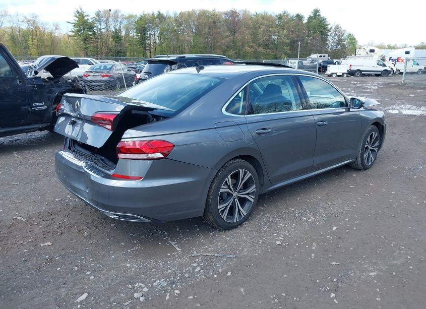 Photo 4 of 2021 Volkswagen Passat 2.0T SE (VIN 1VWSA7A39MC009238)