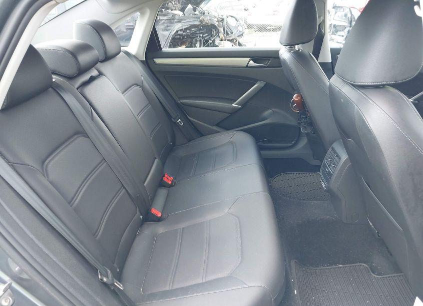 Photo 8 of 2021 Volkswagen Passat 2.0T SE (VIN 1VWSA7A39MC009238)