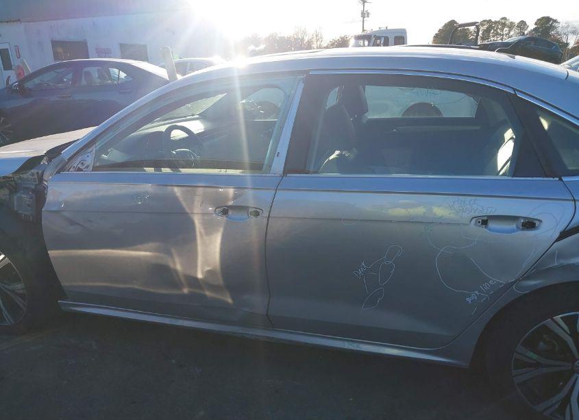 Photo 15 of 2021 Volkswagen Passat 2.0T SE (VIN 1VWSA7A39MC009739)