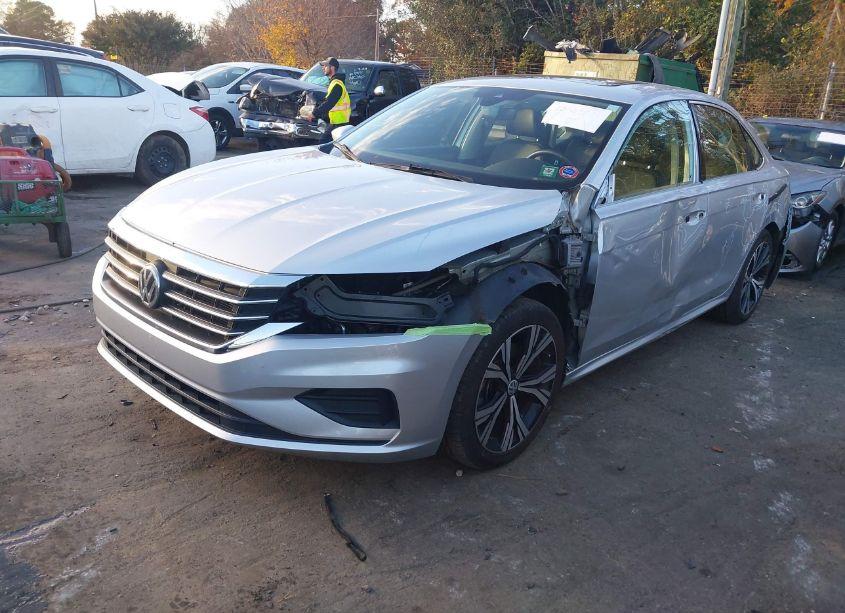 Photo 2 of 2021 Volkswagen Passat 2.0T SE (VIN 1VWSA7A39MC009739)
