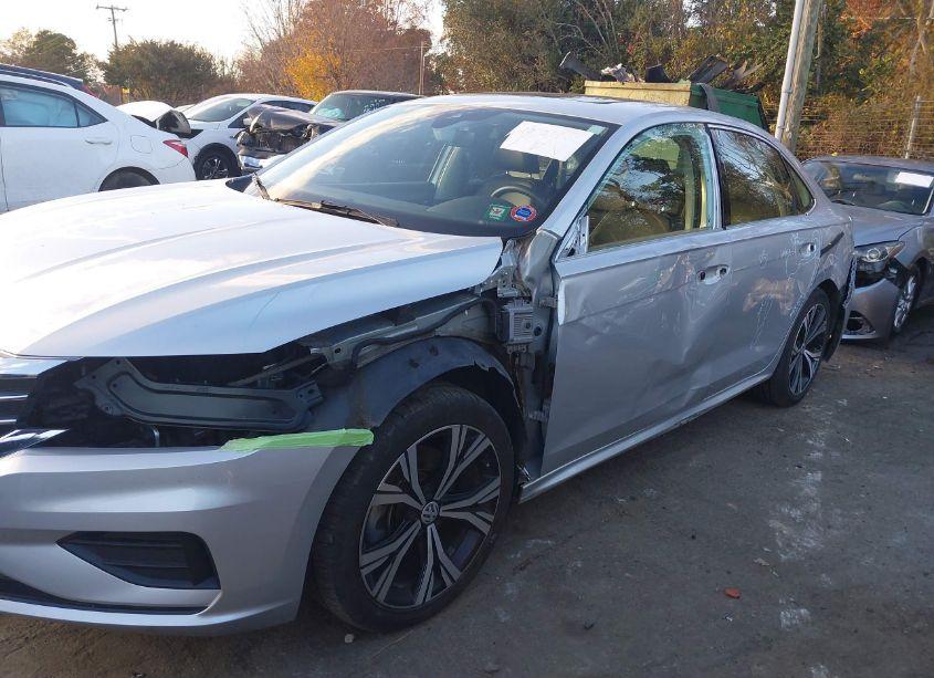 Photo 6 of 2021 Volkswagen Passat 2.0T SE (VIN 1VWSA7A39MC009739)