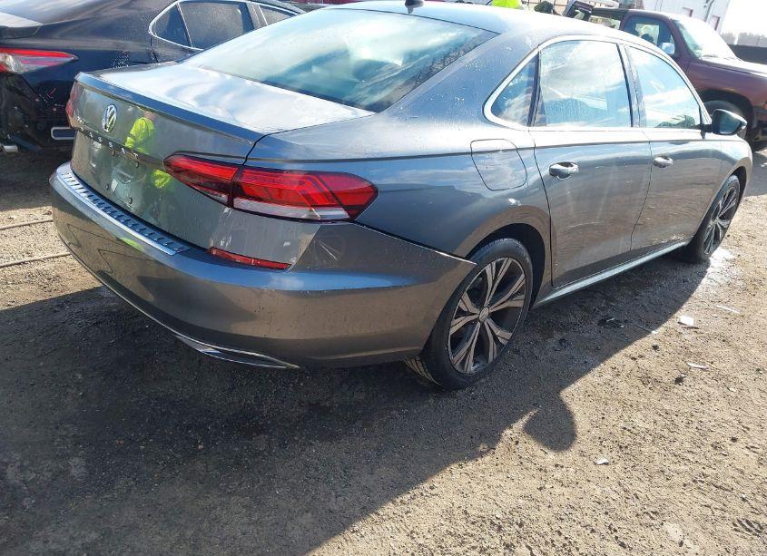 Photo 6 of 2021 Volkswagen Passat 2.0T SE (VIN 1VWSA7A39MC010681)