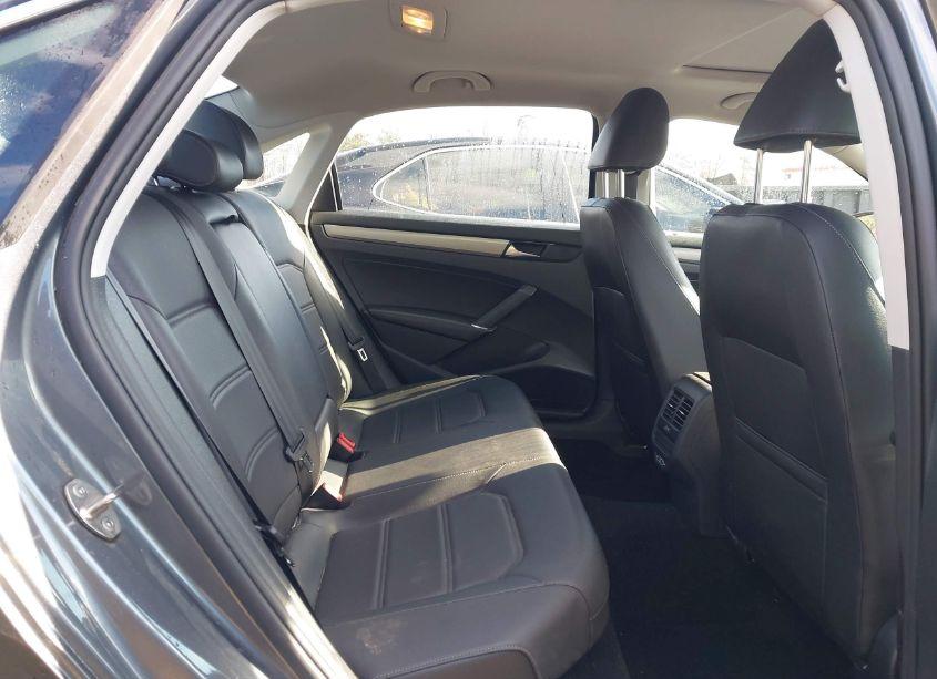 Photo 8 of 2021 Volkswagen Passat 2.0T SE (VIN 1VWSA7A39MC010681)