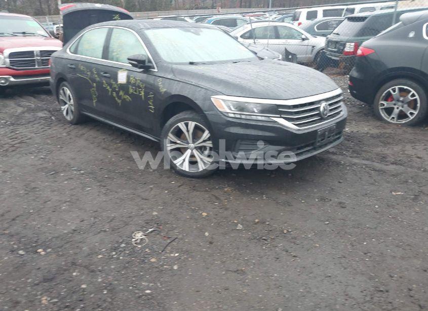2021 Volkswagen Passat 2.0T SE (VIN 1VWSA7A39MC011751) main photo