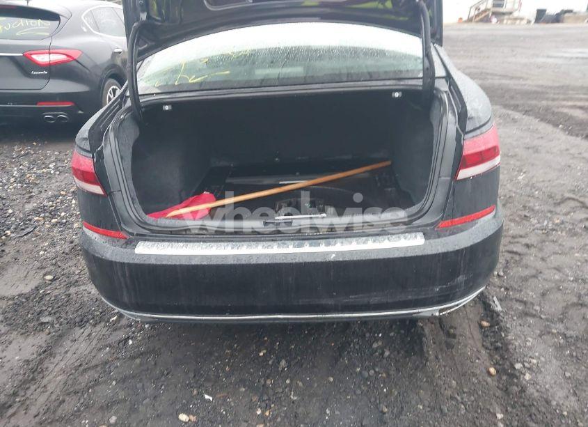 Photo 15 of 2021 Volkswagen Passat 2.0T SE (VIN 1VWSA7A39MC011751)