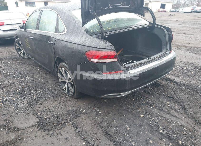 Photo 3 of 2021 Volkswagen Passat 2.0T SE (VIN 1VWSA7A39MC011751)