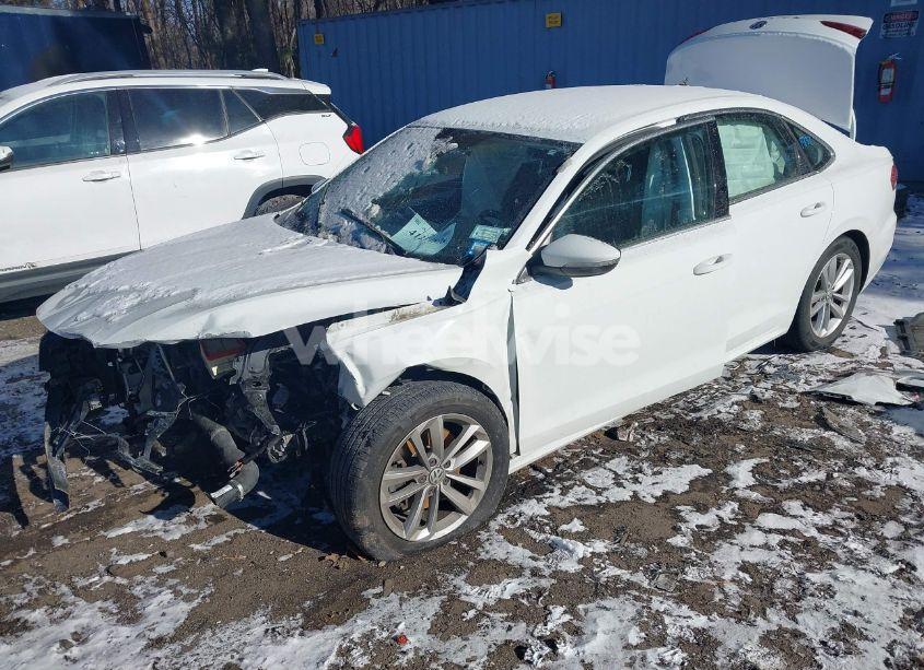 Photo 2 of 2020 Volkswagen Passat 2.0T SE (VIN 1VWSA7A3XLC010736)