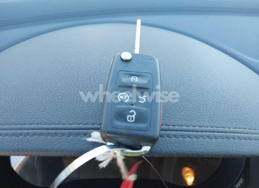 Photo 11 of 2021 Volkswagen Passat 2.0T SE (VIN 1VWSA7A3XMC008583)