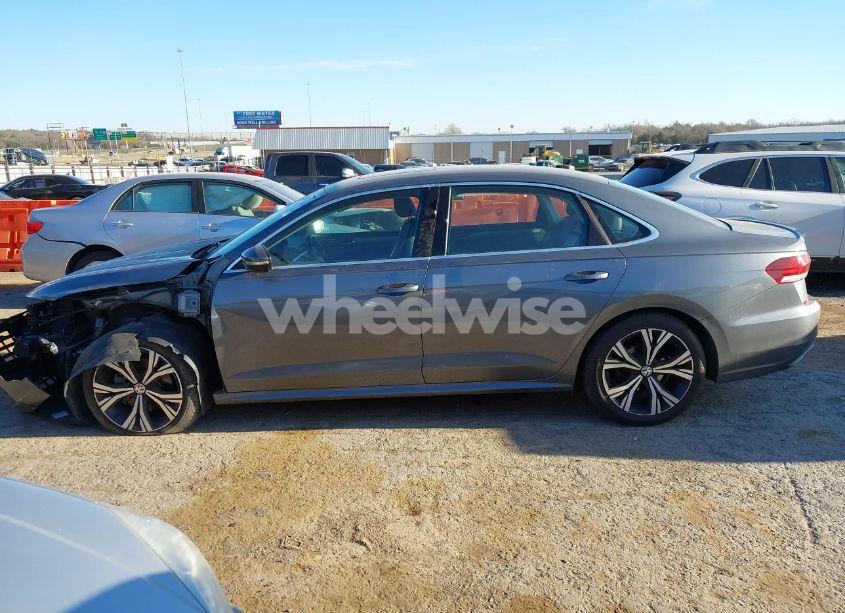 Photo 15 of 2021 Volkswagen Passat 2.0T SE (VIN 1VWSA7A3XMC008583)