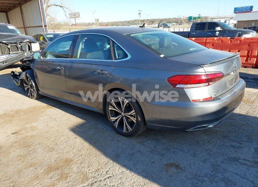 Photo 3 of 2021 Volkswagen Passat 2.0T SE (VIN 1VWSA7A3XMC008583)