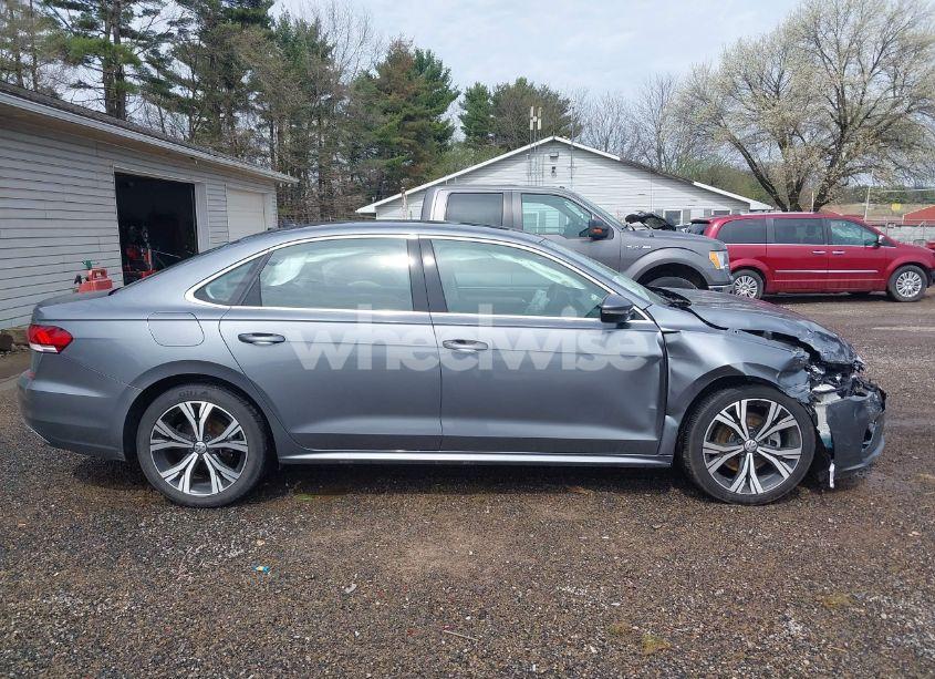 Photo 13 of 2021 Volkswagen Passat 2.0T SE (VIN 1VWSA7A3XMC011113)