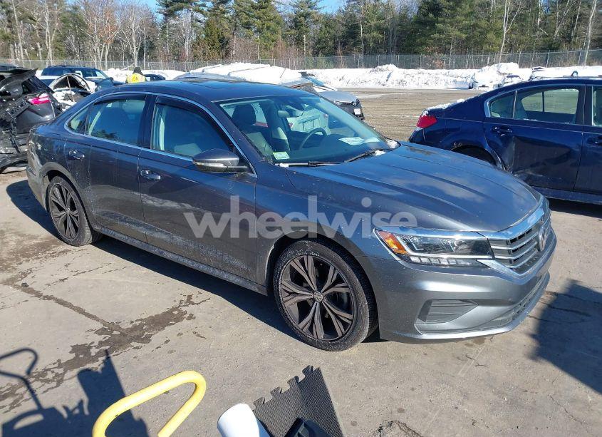 2021 Volkswagen Passat 2.0T SE (VIN 1VWSA7A3XMC011757) main photo