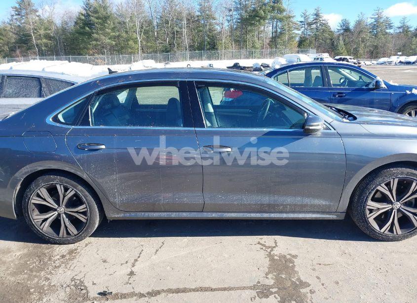 Photo 13 of 2021 Volkswagen Passat 2.0T SE (VIN 1VWSA7A3XMC011757)