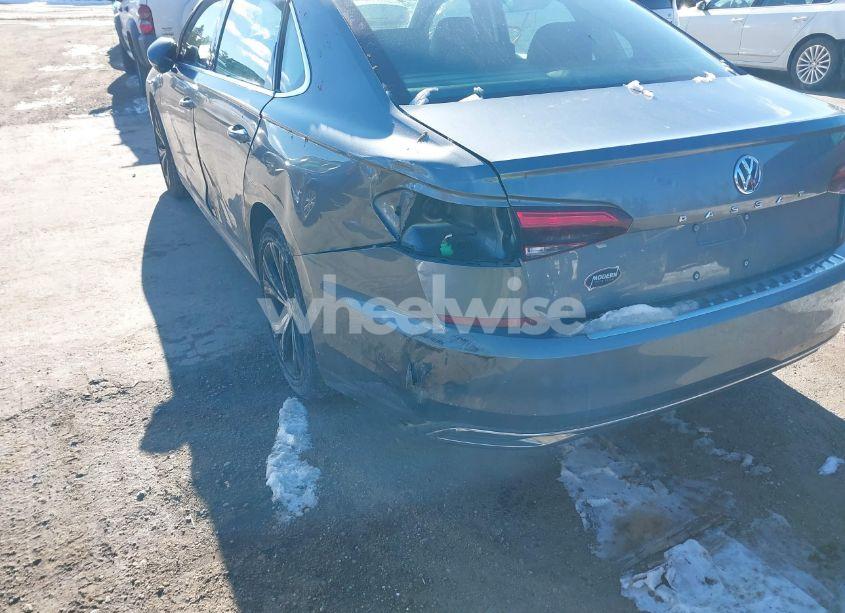 Photo 17 of 2021 Volkswagen Passat 2.0T SE (VIN 1VWSA7A3XMC011757)