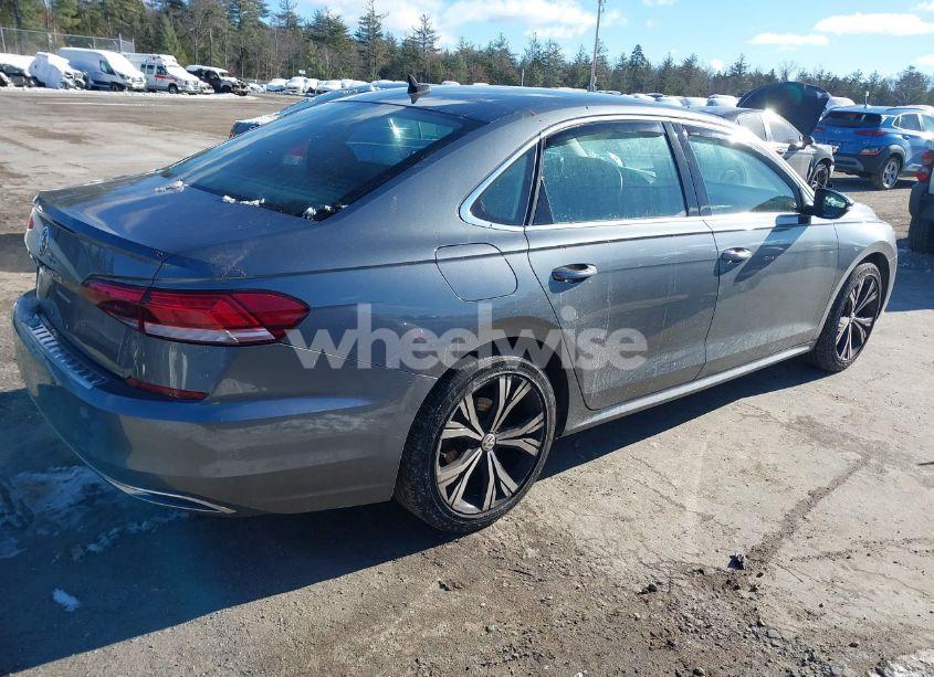 Photo 4 of 2021 Volkswagen Passat 2.0T SE (VIN 1VWSA7A3XMC011757)