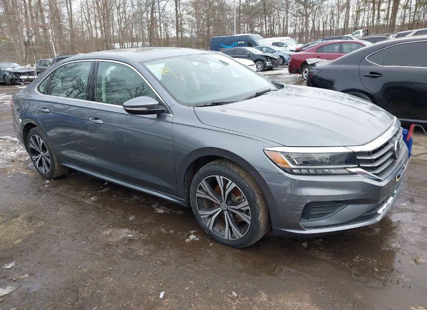 2022 Volkswagen Passat 2.0T SE (VIN 1VWSA7A3XNC004020) main photo