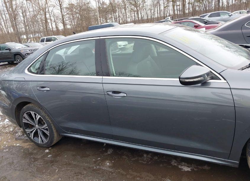 Photo 13 of 2022 Volkswagen Passat 2.0T SE (VIN 1VWSA7A3XNC004020)