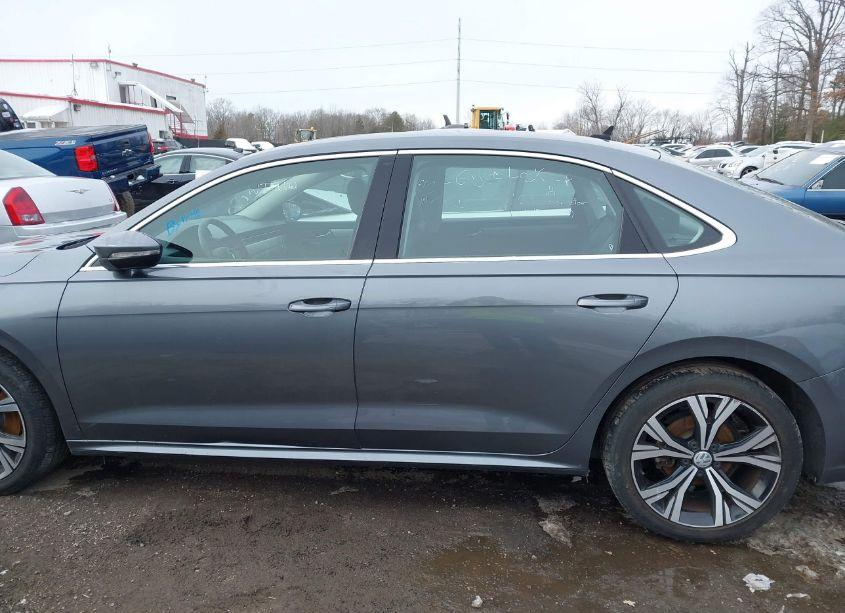 Photo 14 of 2022 Volkswagen Passat 2.0T SE (VIN 1VWSA7A3XNC004020)