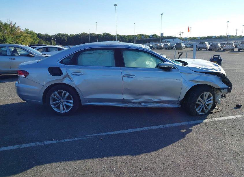 Photo 13 of 2020 Volkswagen Passat 2.0T SE (VIN 1VWWA7A38LC013684)