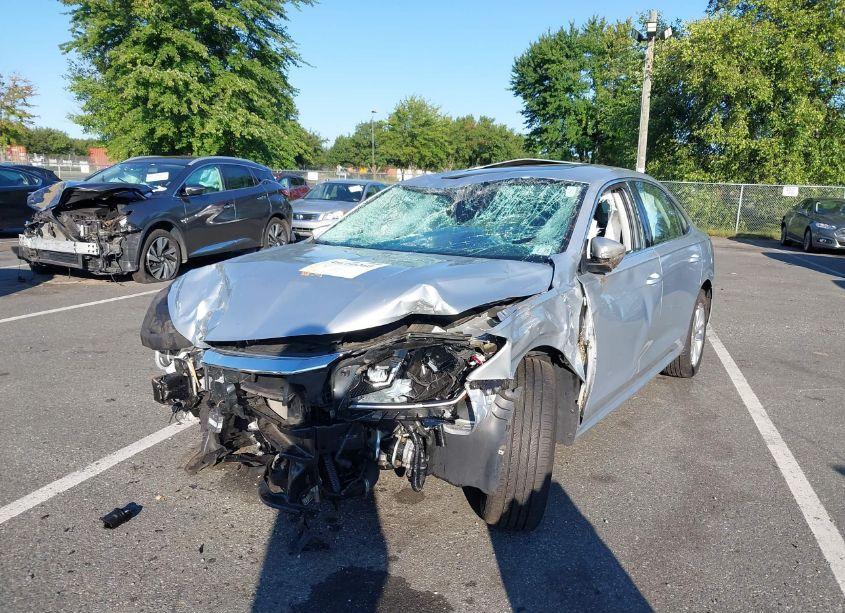 Photo 2 of 2020 Volkswagen Passat 2.0T SE (VIN 1VWWA7A38LC013684)