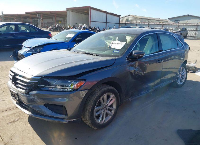 Photo 2 of 2020 Volkswagen Passat 2.0T SE (VIN 1VWWA7A3XLC012391)