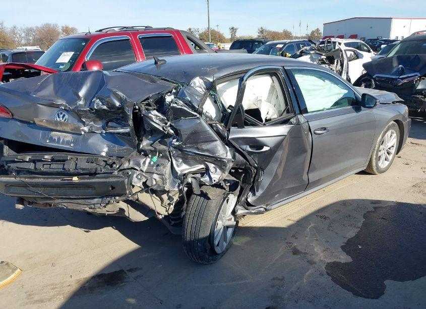 Photo 4 of 2020 Volkswagen Passat 2.0T SE (VIN 1VWWA7A3XLC012391)