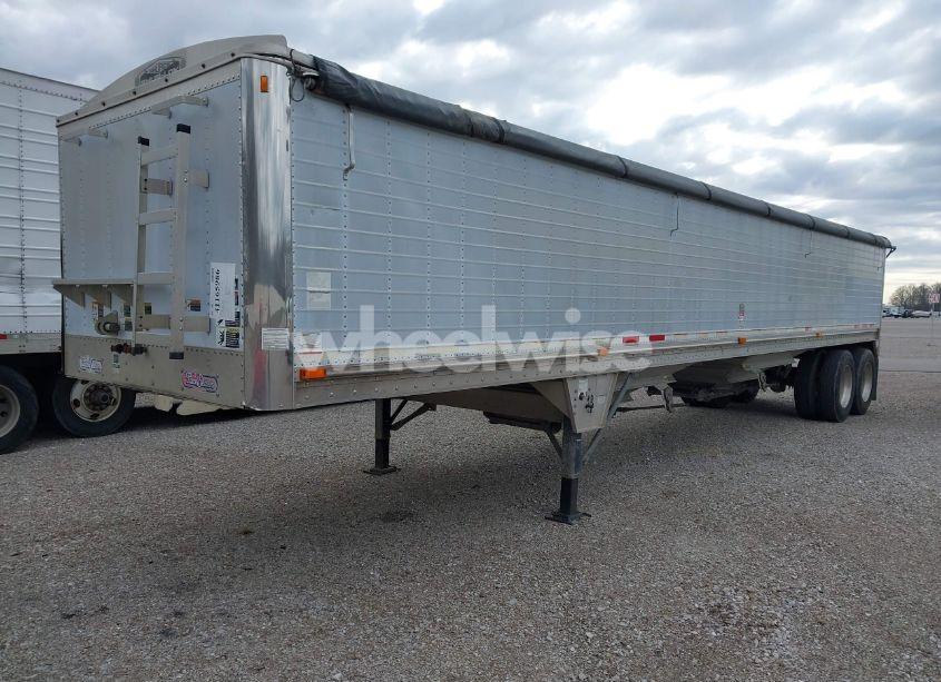 Photo 2 of 2001 Wilson Trailer CO TRAILER (VIN 1W1MAFWW81A232814)