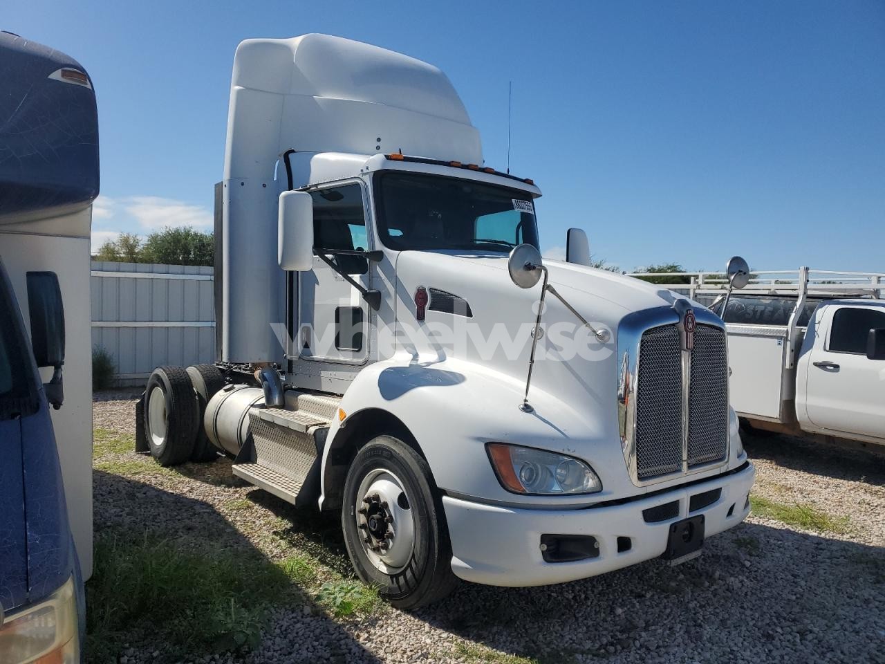 2013 KENWORTH T600 SEMI TRUCK N/A (VIN 1XKAA48XXDJ354848) main photo